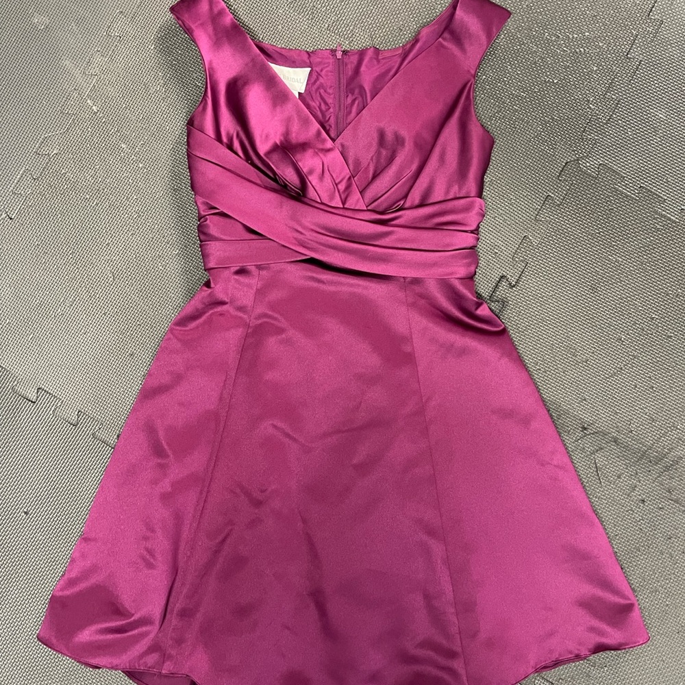 David’s Bridal size 6 v-neck short purple, fuchsia cocktail dress